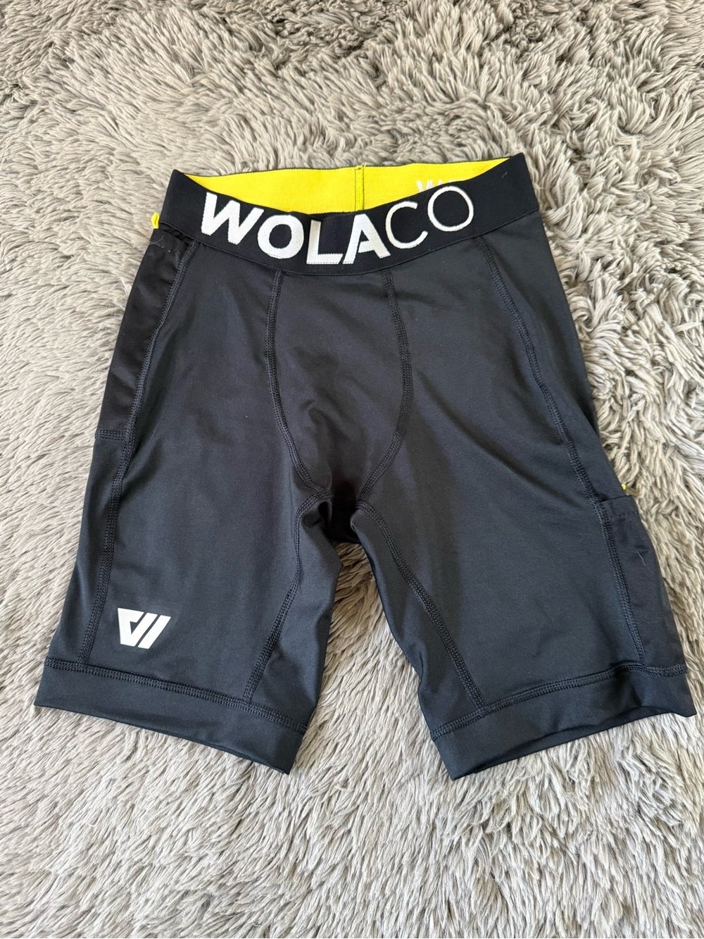 WOLACO Compression Shorts Mens Medium Black Athletic Workout Gym 7” Inseam